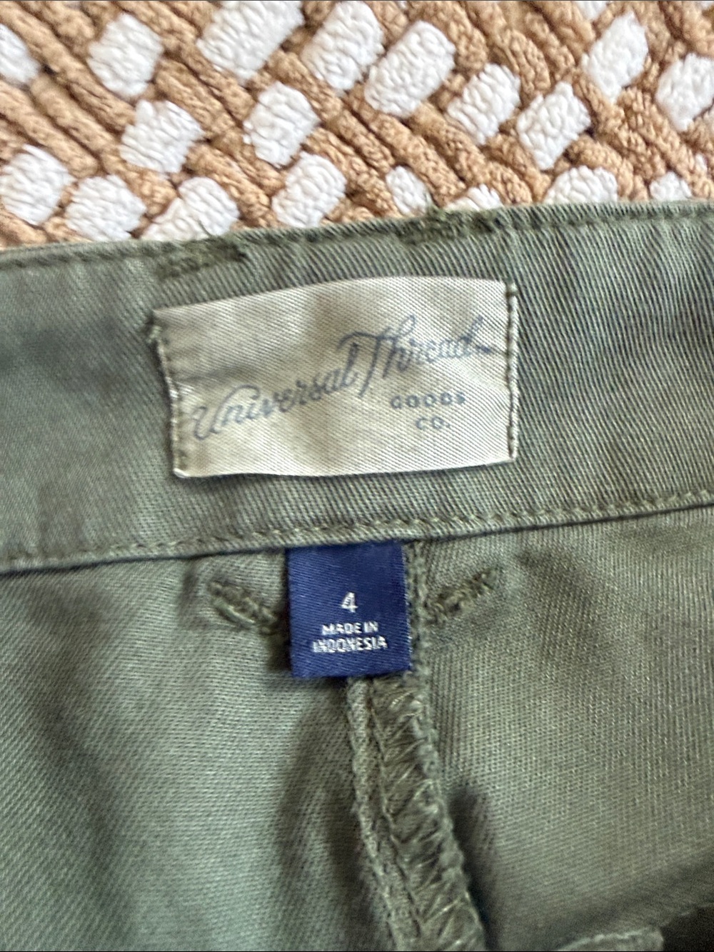 Universal Thread Olive Green High-Waist Wide Leg Cargo Pants NWOT 4 - Picture 5 of 7